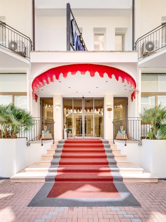 Hotel Manila ليدو دي يسولو المظهر الخارجي الصورة